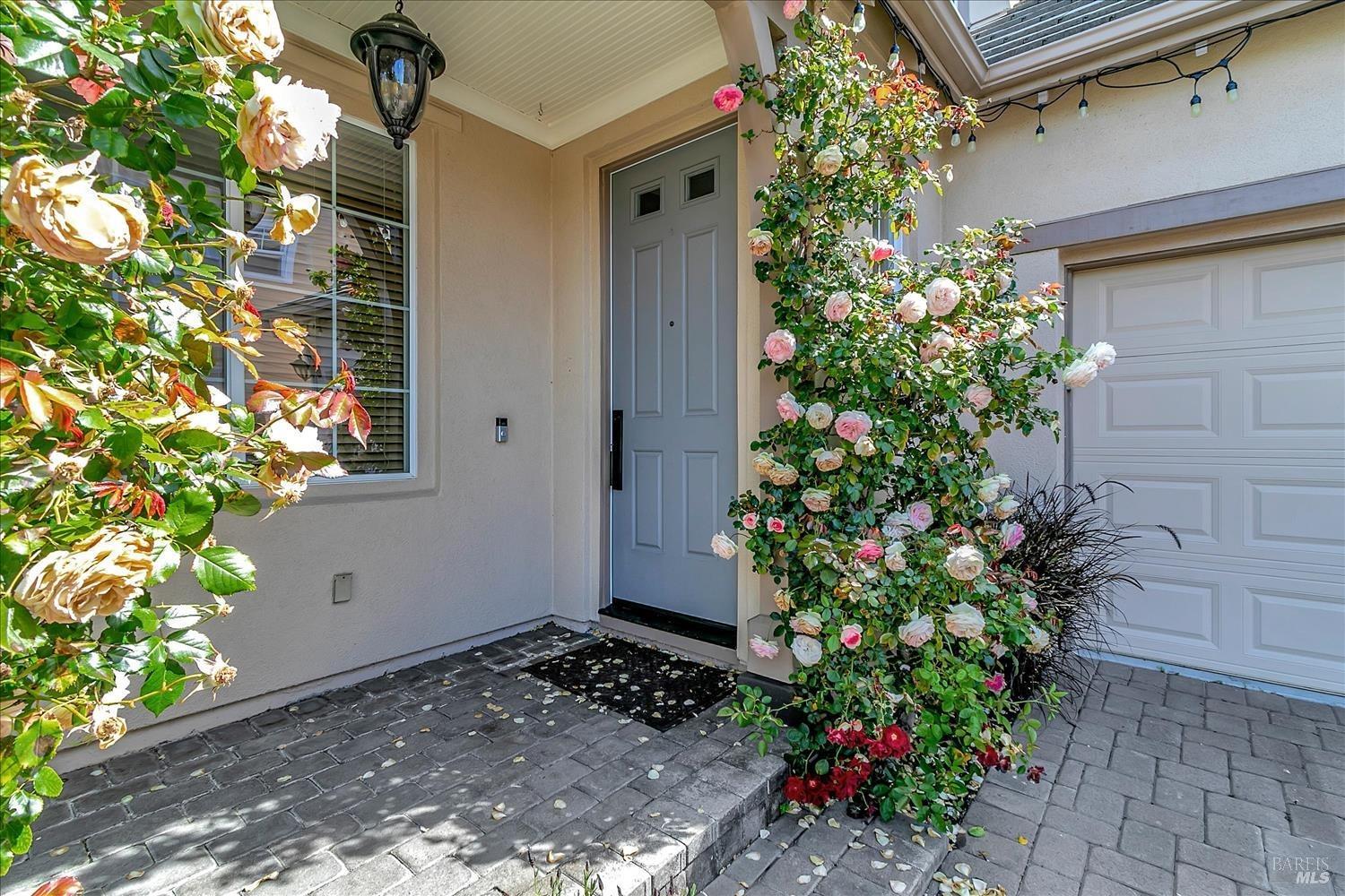 4180 Summer Gate Avenue Vallejo, CA 94591 - Photo 4 of 52 a front view of a house