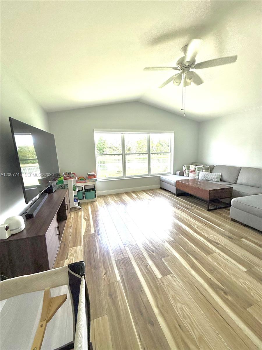 3221 Southwest 173rd Terrace Miramar, FL 33029 - Photo 15 of 40