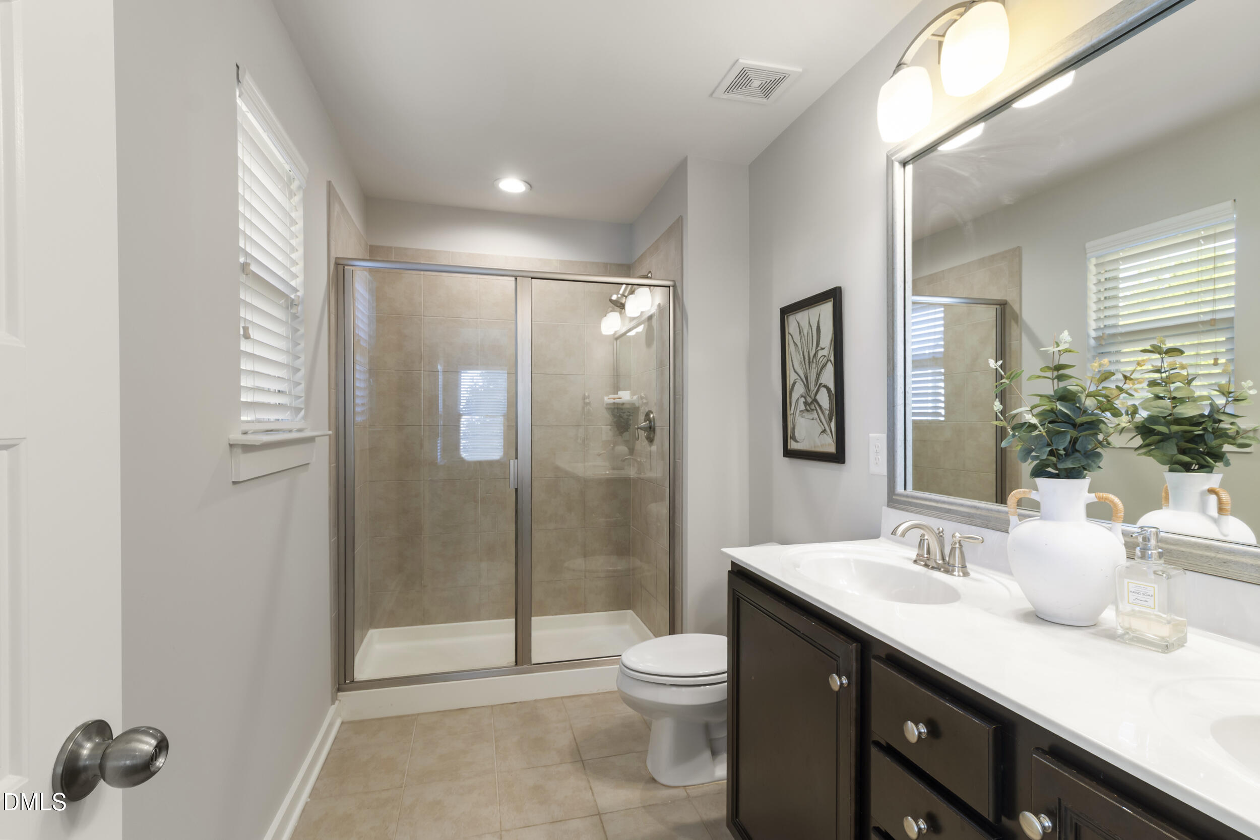 7897 Allscott Way Raleigh, NC 27612 - Photo 18 of 27 20_img_7110