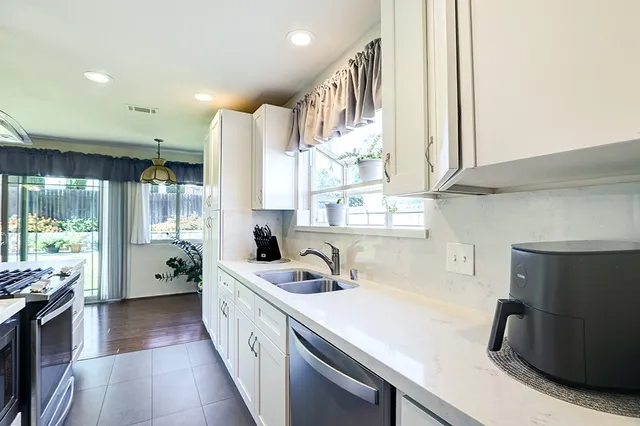 $640,000 | 6073 Scheelite Street, Jurupa Valley, CA 92509