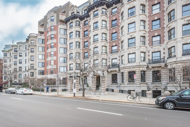 390 Commonwealth Avenue, Unit 210 Boston, MA 02215 - Photo 2 of 19 front view of a building