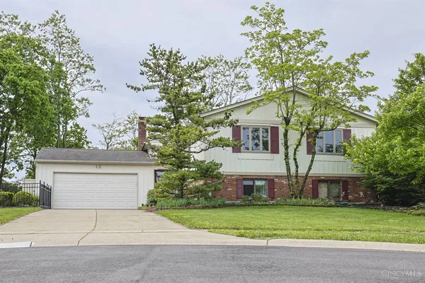 $425,000 | 12 Fall River Court, Fairfield, OH 45014