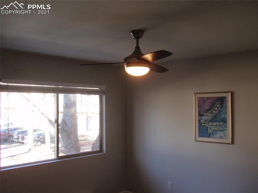 733 Alexander Road, Unit B Colorado Springs, CO 80909 - Photo 15 of 20