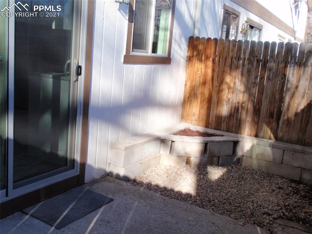 733 Alexander Road, Unit B Colorado Springs, CO 80909 - Photo 17 of 20