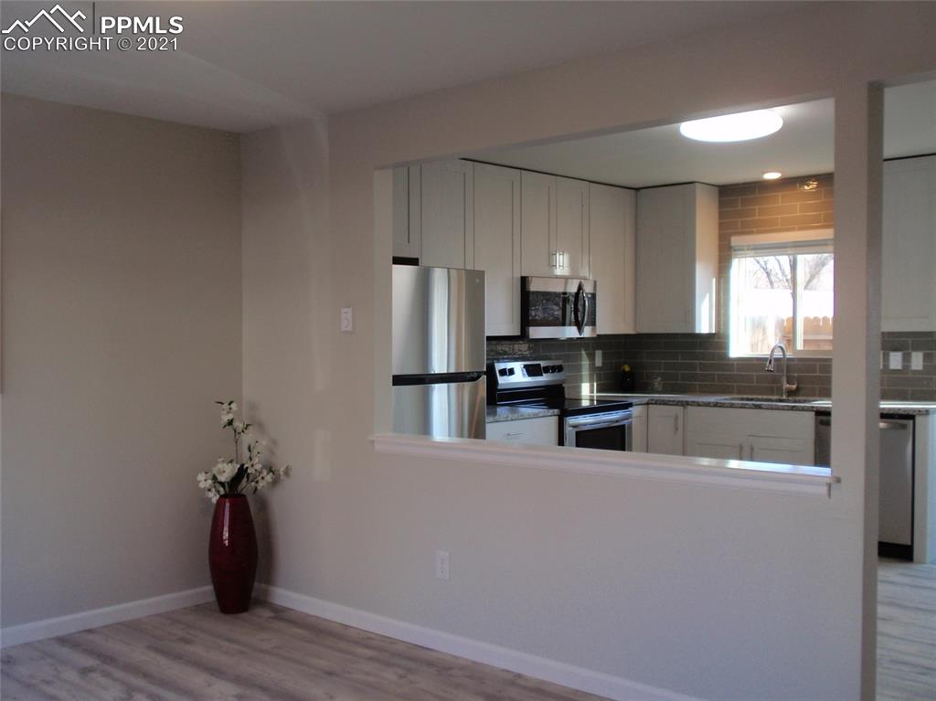 733 Alexander Road, Unit B Colorado Springs, CO 80909 - Photo 6 of 20