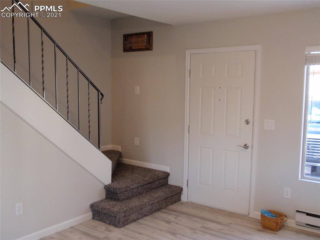 733 Alexander Road, Unit B Colorado Springs, CO 80909 - Photo 8 of 20