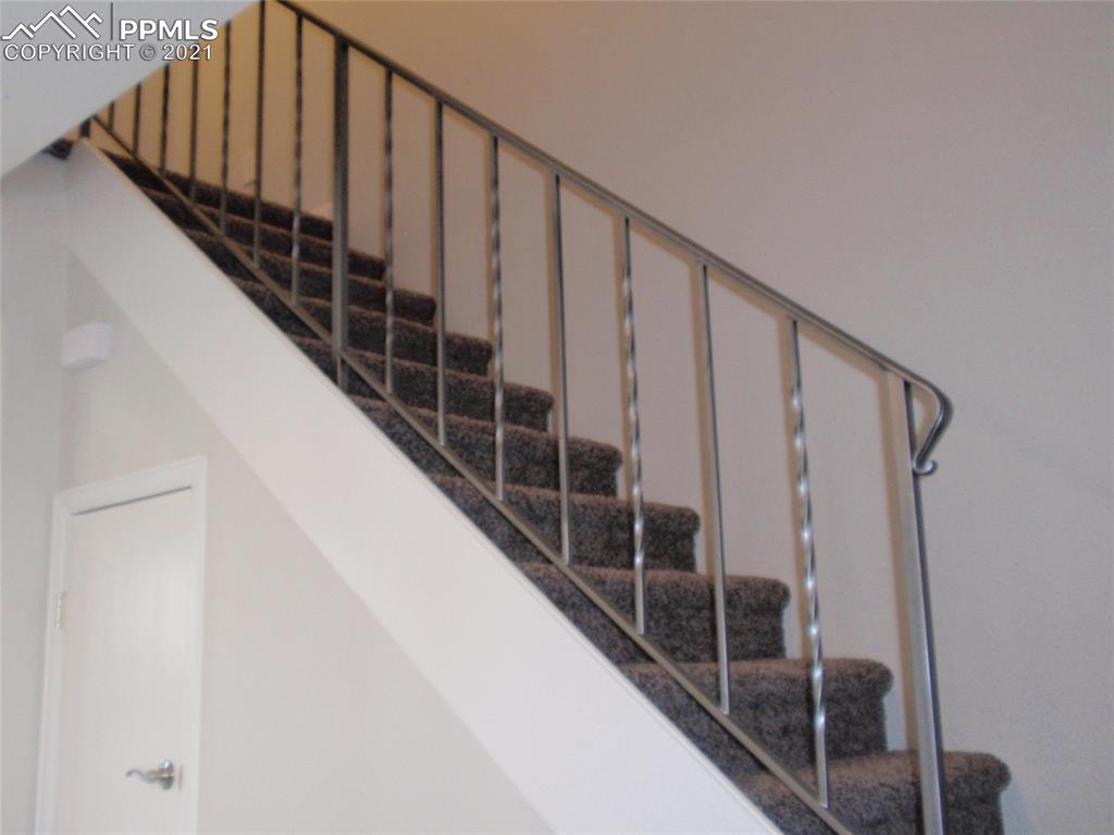 733 Alexander Road, Unit B Colorado Springs, CO 80909 - Photo 9 of 20