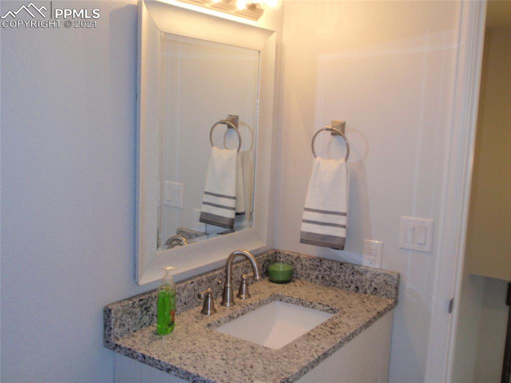 733 Alexander Road, Unit B Colorado Springs, CO 80909 - Photo 10 of 20