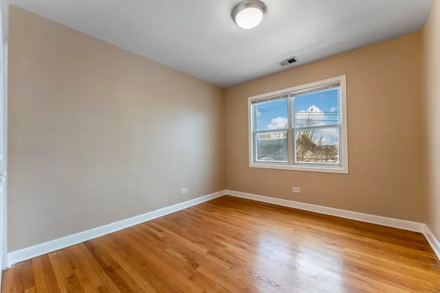 $1,995 | 6417 North Damen Avenue, Unit 3W, Chicago, IL 60645