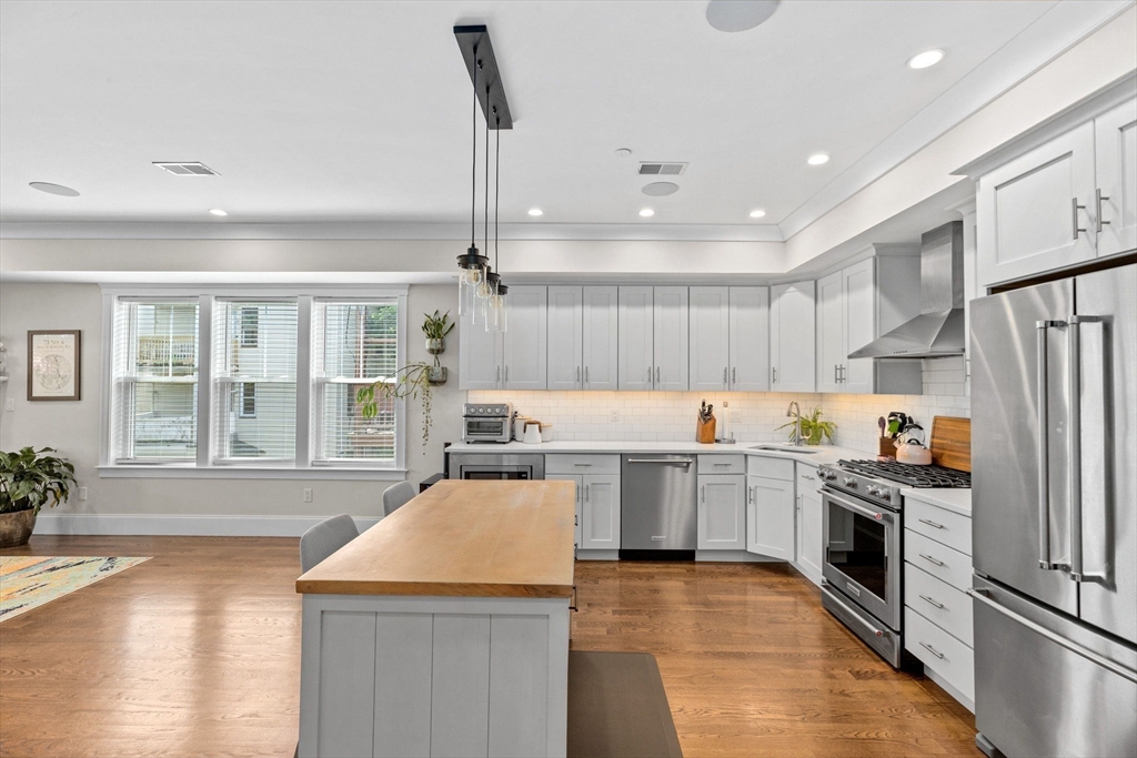 73 Dix Street, Unit 6 Boston, MA 02122 - Photo 3 of 31