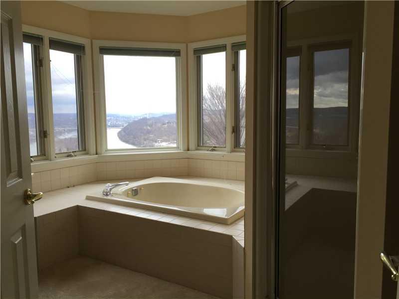149 Shadow Ridge Drive Pittsburgh, PA 15238 - Photo 14 of 20 Master Bath/Spa.