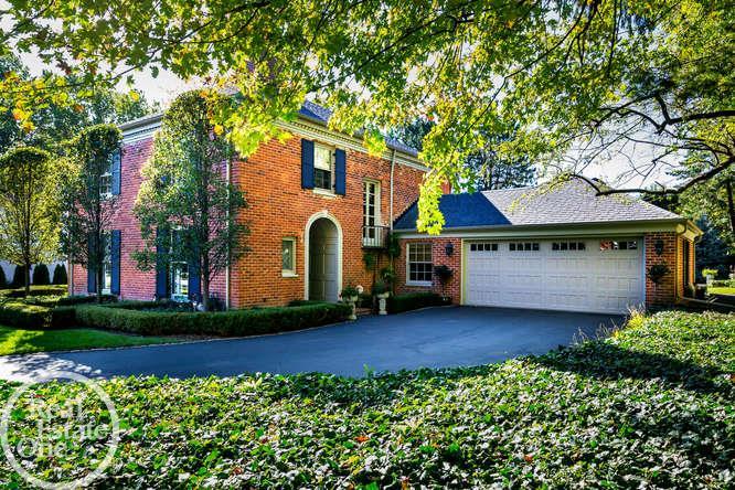 15 Provencal Road Grosse Pointe Farms, MI 48236 - Photo 1 of 50