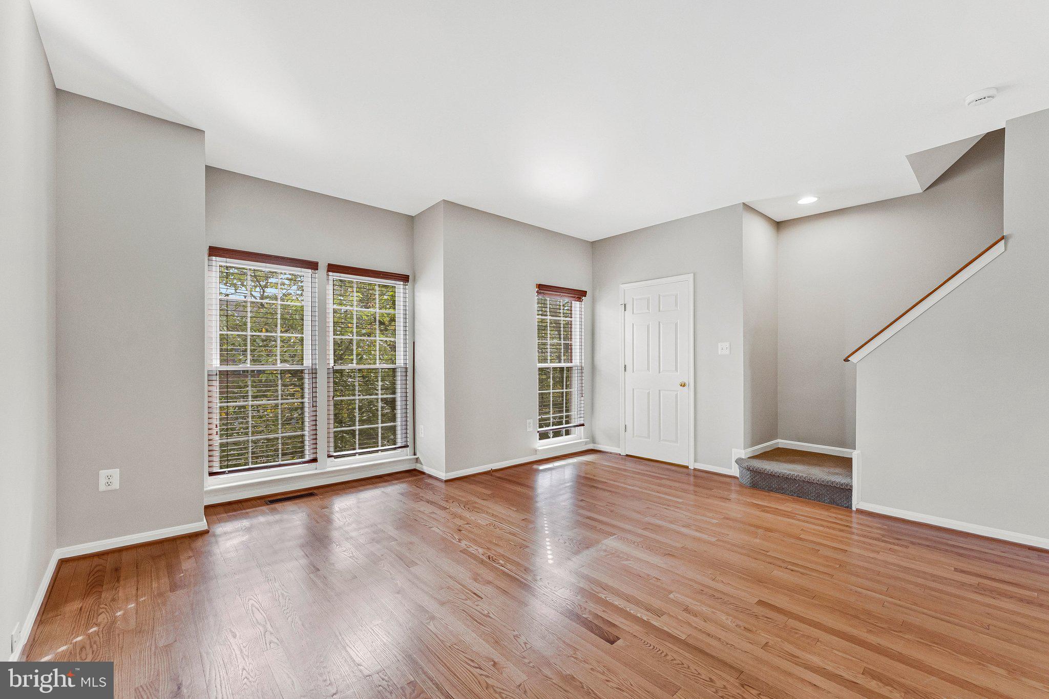 22011 Box Car Square Sterling, VA 20166 - Photo 12 of 45 Gallery Image 12