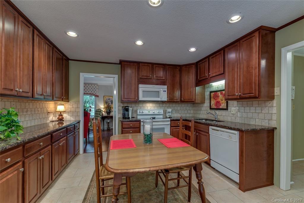 185 South Ridgecrest Street Rutherfordton, NC 28139 - Photo 8 of 24 Gallery Image 8