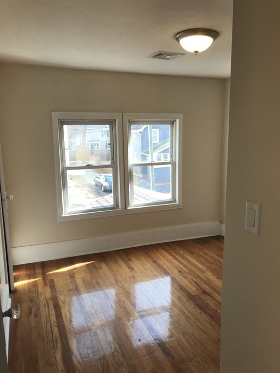 34 Littleton Street Springfield, MA 01104 - Photo 17 of 30