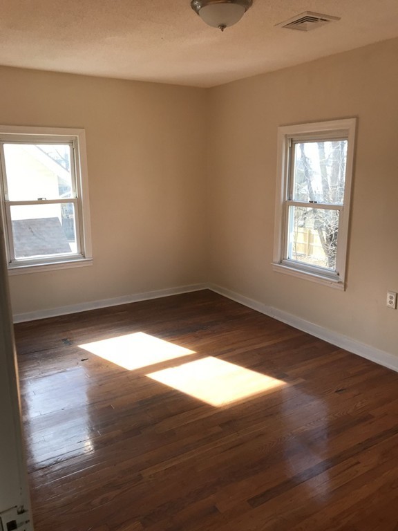34 Littleton Street Springfield, MA 01104 - Photo 20 of 30