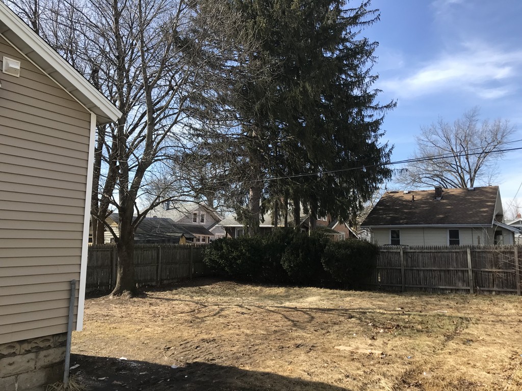 34 Littleton Street Springfield, MA 01104 - Photo 28 of 30