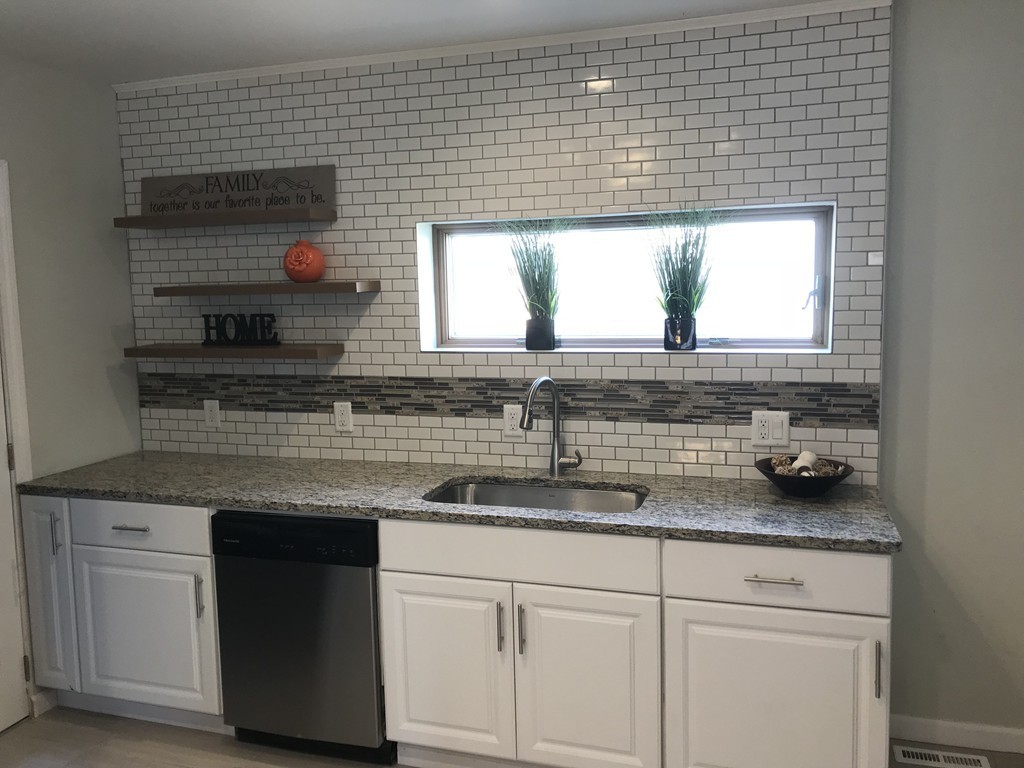 34 Littleton Street Springfield, MA 01104 - Photo 3 of 30