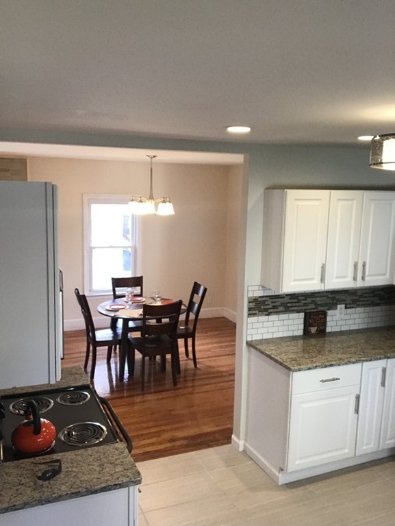 34 Littleton Street Springfield, MA 01104 - Photo 5 of 30