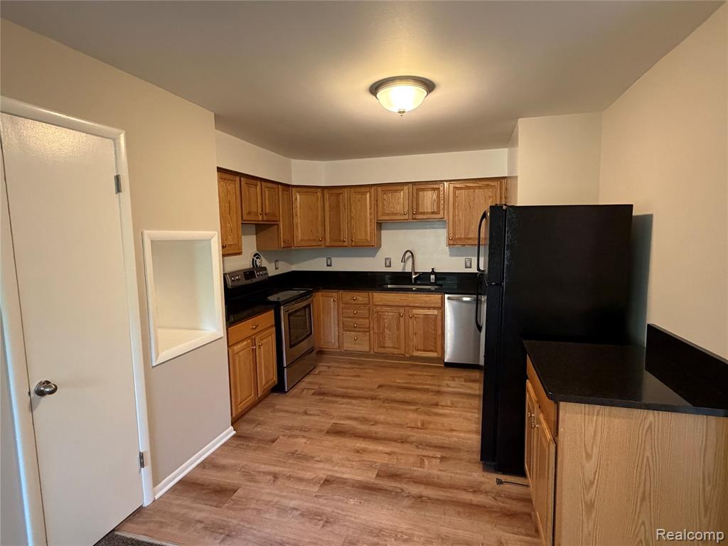 946 North Adams Road, Unit 3 Birmingham, MI 48009 - Photo 5 of 20 Gallery Image 5