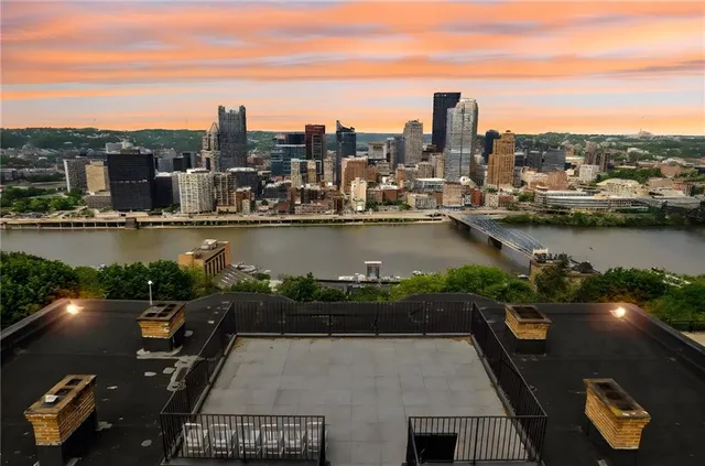 $159,000 | 121 Grandview Avenue, Unit 9, Pittsburgh, PA 15211