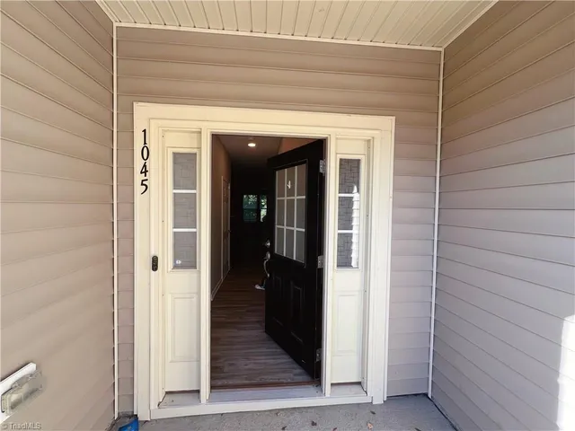 $1,800 | 1045 Coldstream Drive, Burlington, NC 27215