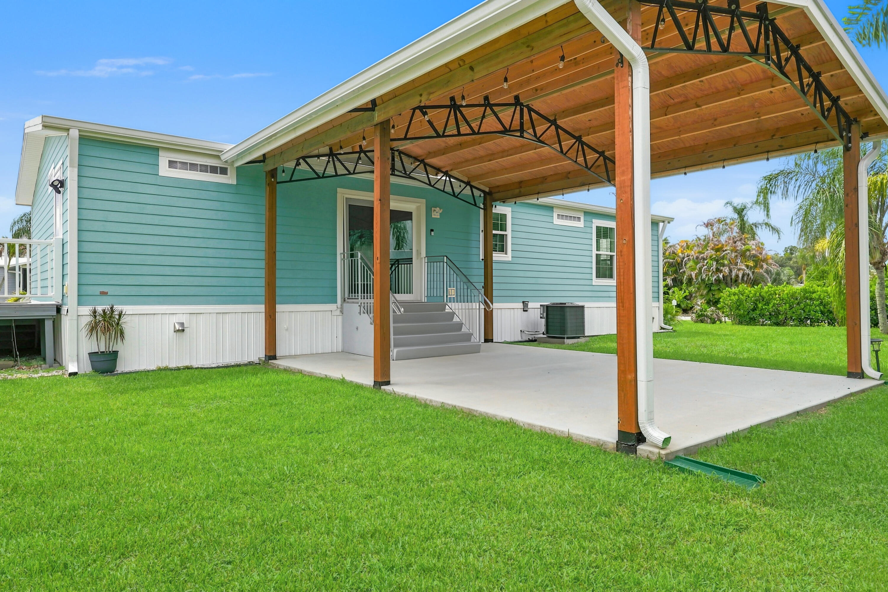 4675 Southeast Circle Way Stuart, FL 34997 - Photo 24 of 32 IMG_9918