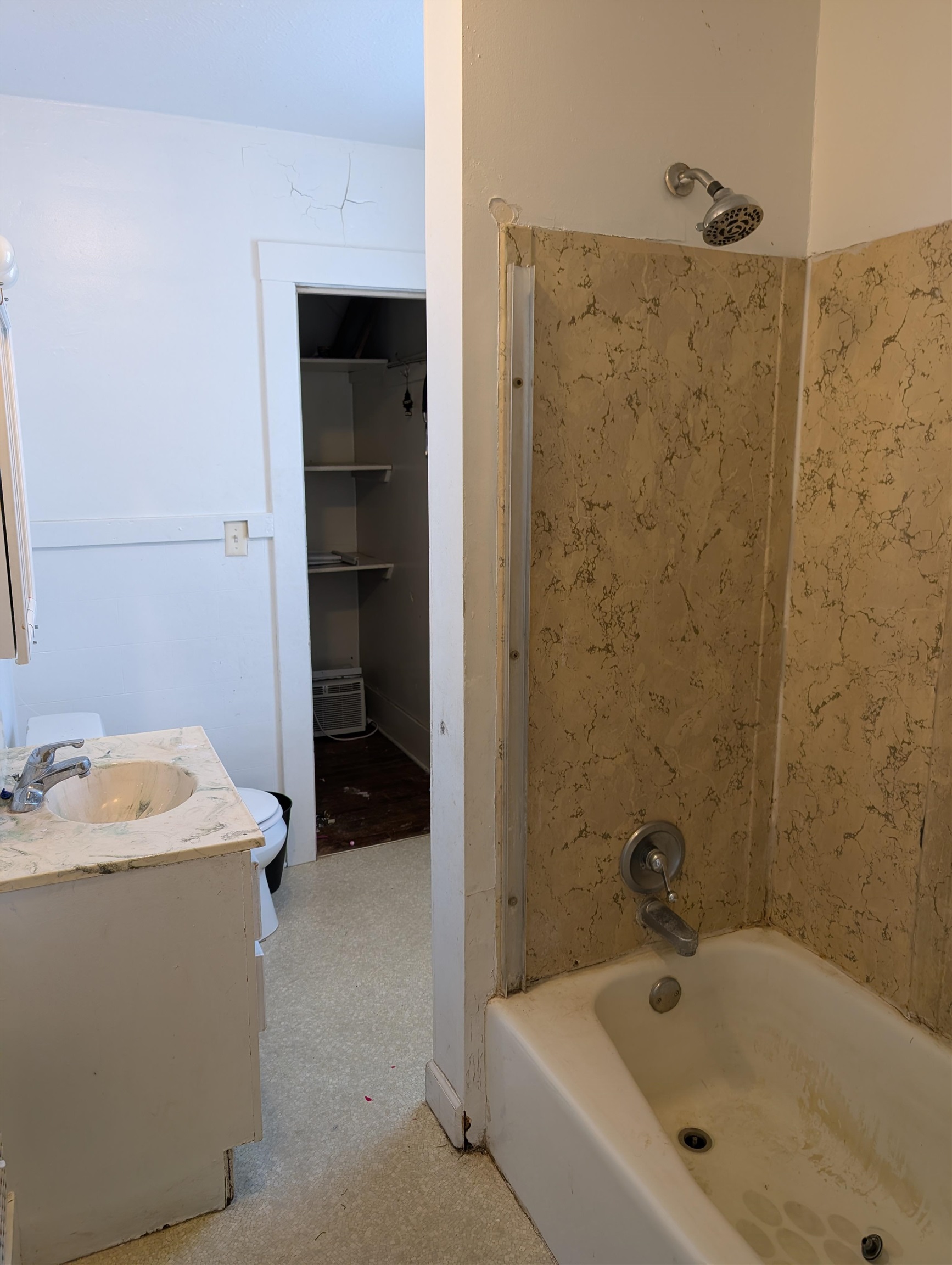 717 West Pleasant Street Freeport, IL 61032 - Photo 15 of 16