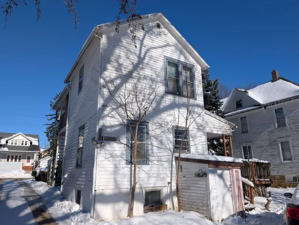 $85,000 | 717 West Pleasant Street, Freeport, IL 61032