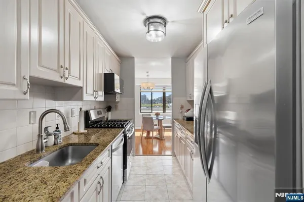 $549,000 | 1203 River Road, Unit 1H, Edgewater, NJ 07020