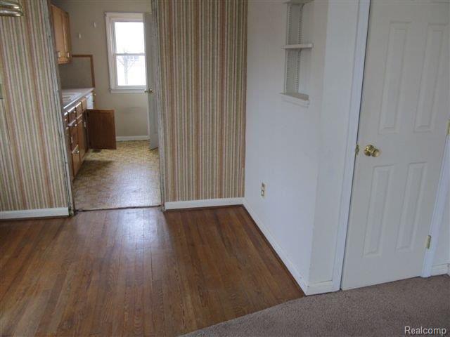 17828 Reno Street Riverview, MI 48193 - Photo 9 of 25 264-086206 dining area.JPG