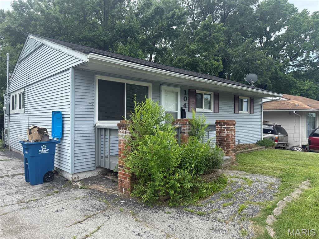 104 Glen Garry Road St. Louis, MO 63137 - Photo 2 of 25