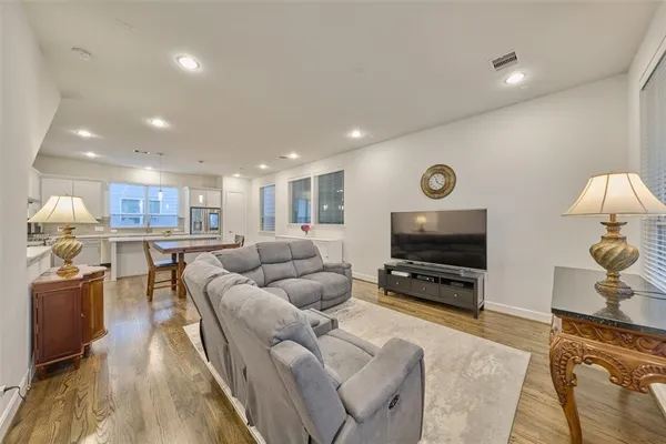 $3,200 | 1715 Eado Point Lane, Houston, TX 77003