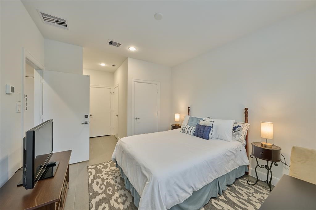 1715 Eado Point Lane Houston, TX 77003 - Photo 9 of 30