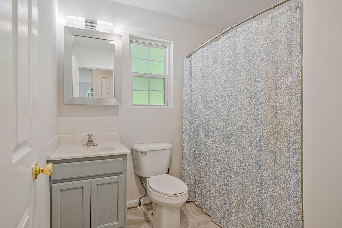 6098 Fir Road St. Leonard, MD 20685 - Photo 19 of 25 Hallway Bathroom