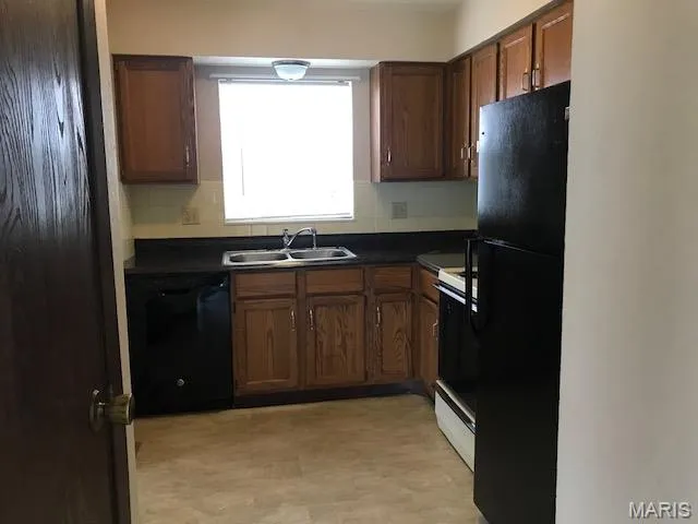 $600,000 | 8612 West Main Street, Belleville, IL 62223