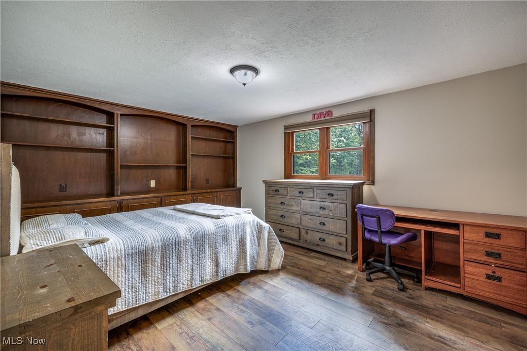 5196 Townsend Road Richfield, OH 44286 - Photo 25 of 49 Bedroom 3 with Built-Ins.