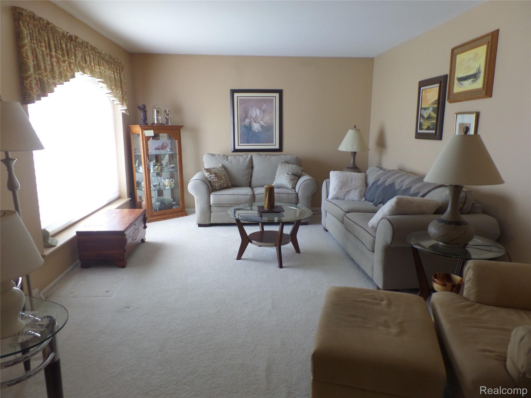 5007 East Cook Road Grand Blanc, MI 48439 - Photo 6 of 28 SAM_1377.JPG