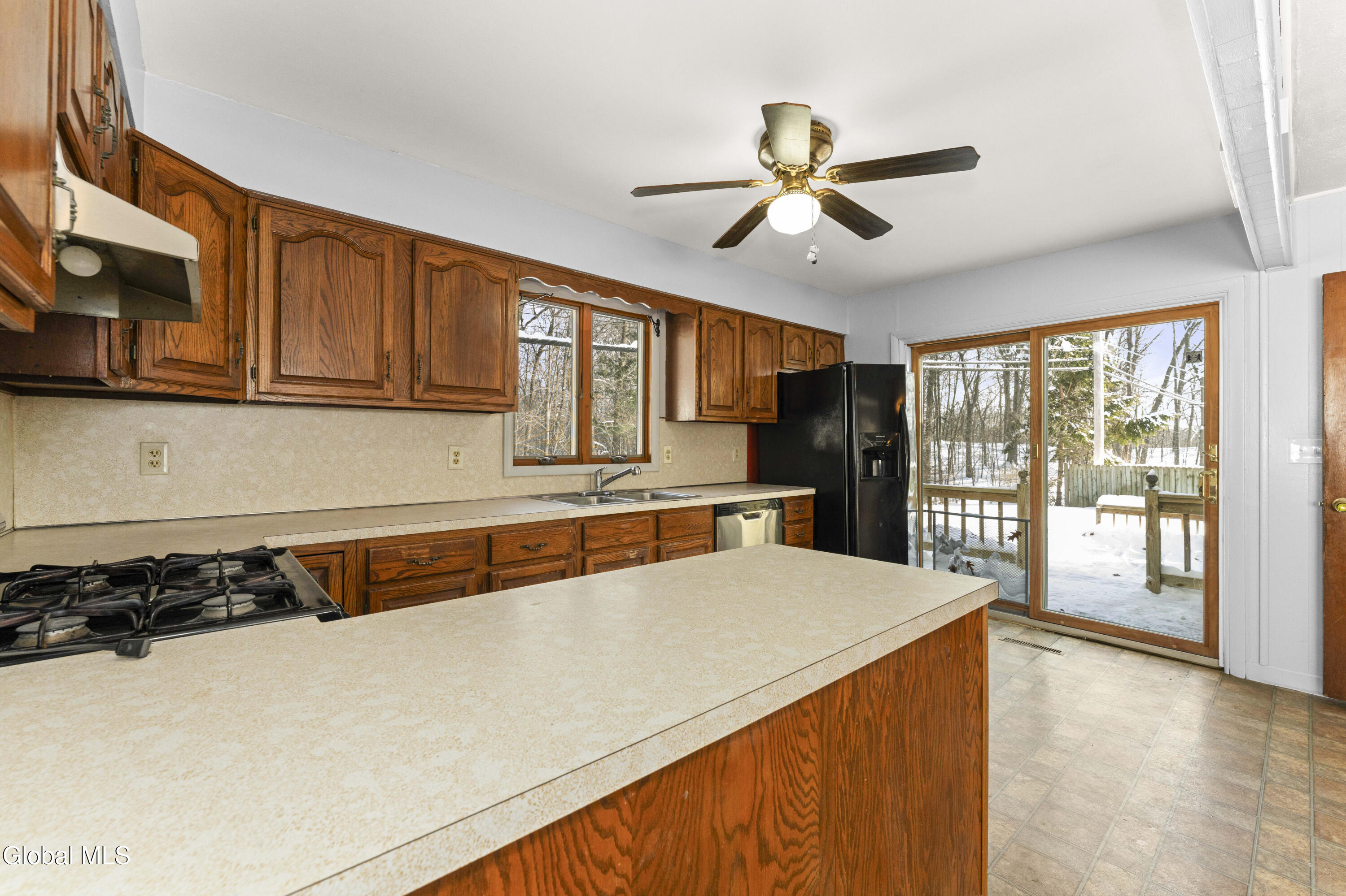 7 Bridle Path Colonie, NY 12205 - Photo 12 of 27 3 Kitchen 2