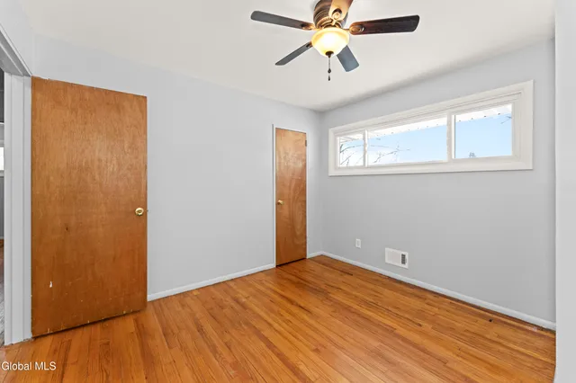 $309,500 | 7 Bridle Path, Colonie, NY 12205