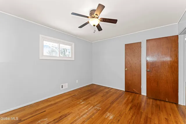 $309,500 | 7 Bridle Path, Colonie, NY 12205