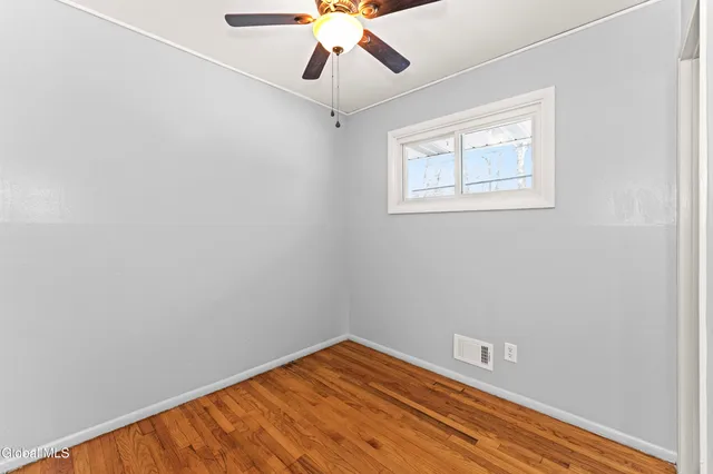 $309,500 | 7 Bridle Path, Colonie, NY 12205