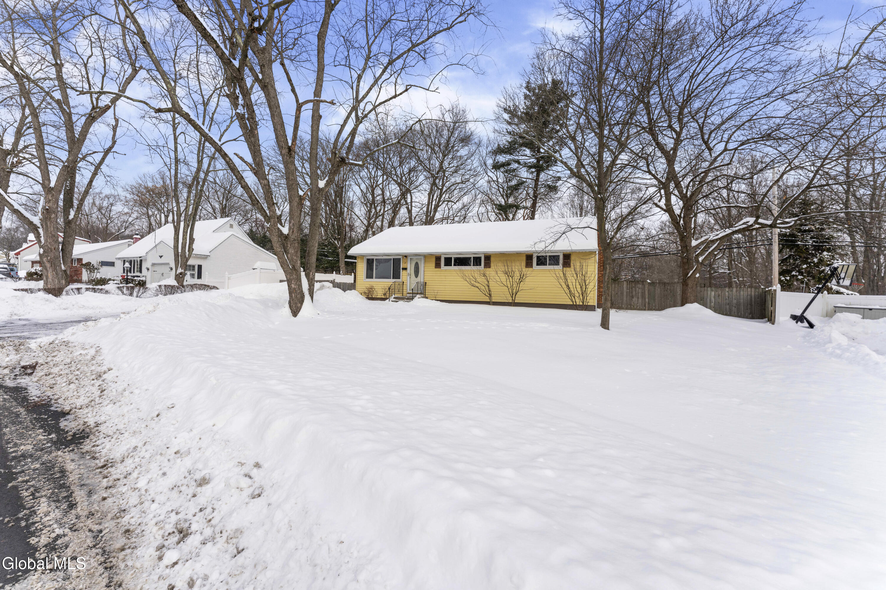 7 Bridle Path Colonie, NY 12205 - Photo 3 of 27 0 Front 2