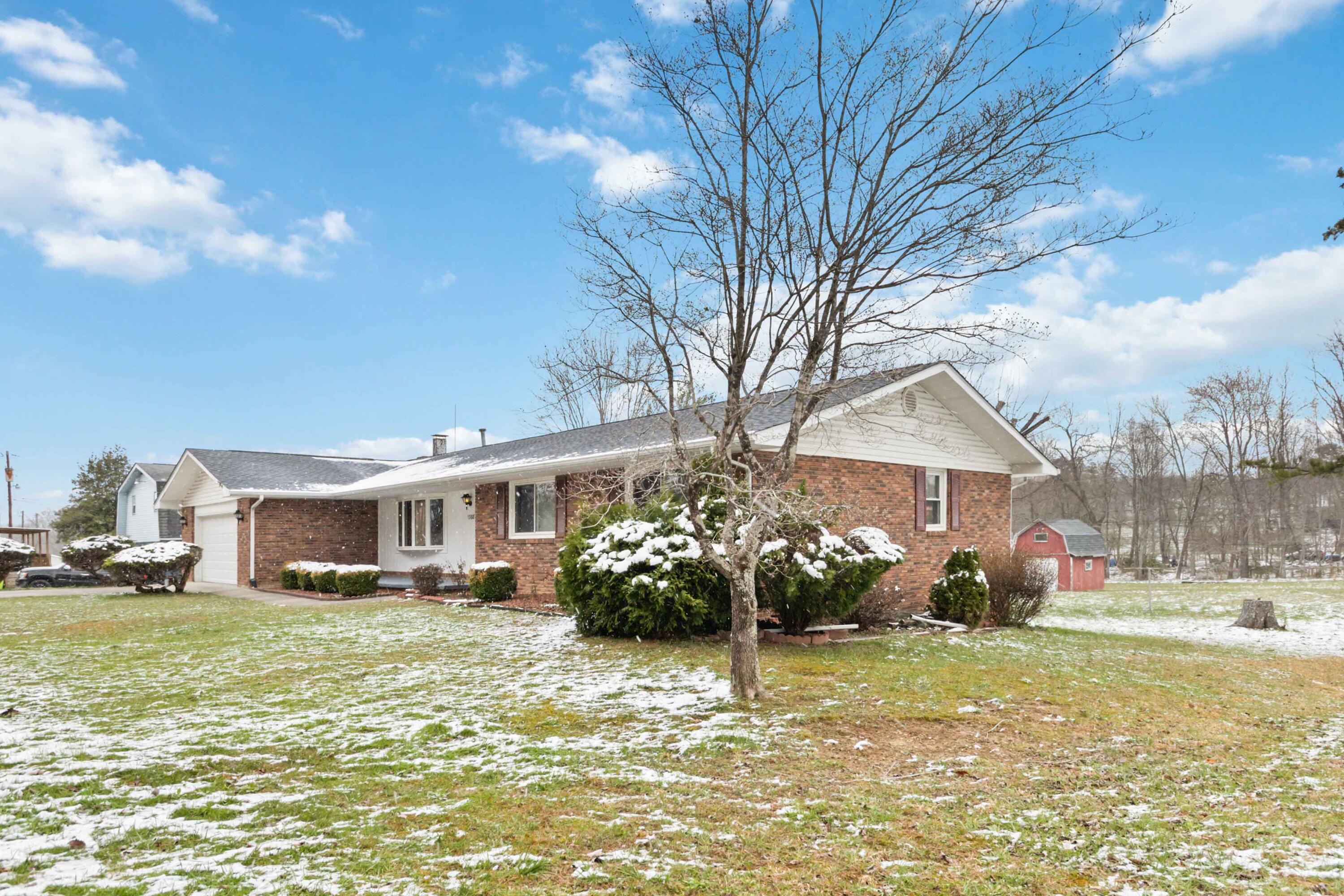 1388 Oak Ridge Road Corbin, KY 40701 - Photo 4 of 59 003