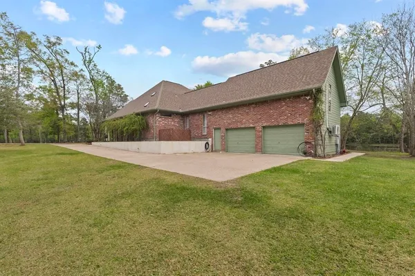 $599,900 | 1801 Cub Trail, Orange, TX 77632