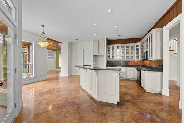 $599,900 | 1801 Cub Trail, Orange, TX 77632