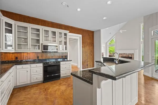 $599,900 | 1801 Cub Trail, Orange, TX 77632