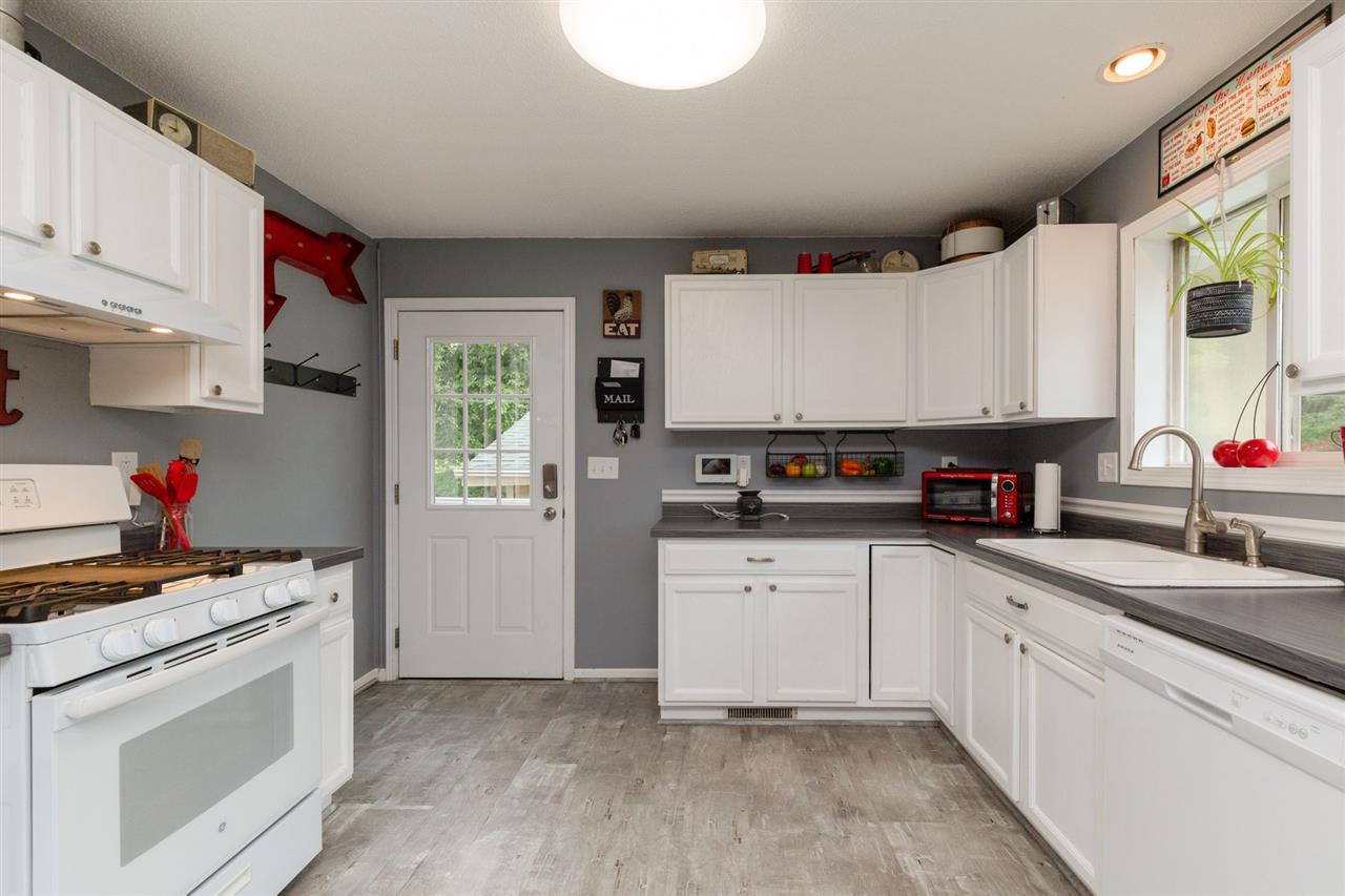 2400 Stewart Road Southeast Cedar Rapids, IA 52403 - Photo 5 of 20 Gallery Image 5