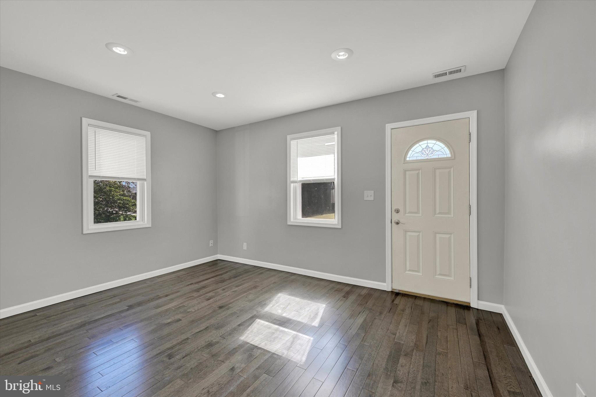 4604 Ridge Road Baltimore, MD 21236 - Photo 4 of 30