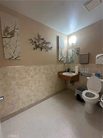 $350,000 | 750 East Latham Avenue, Hemet, CA 92543